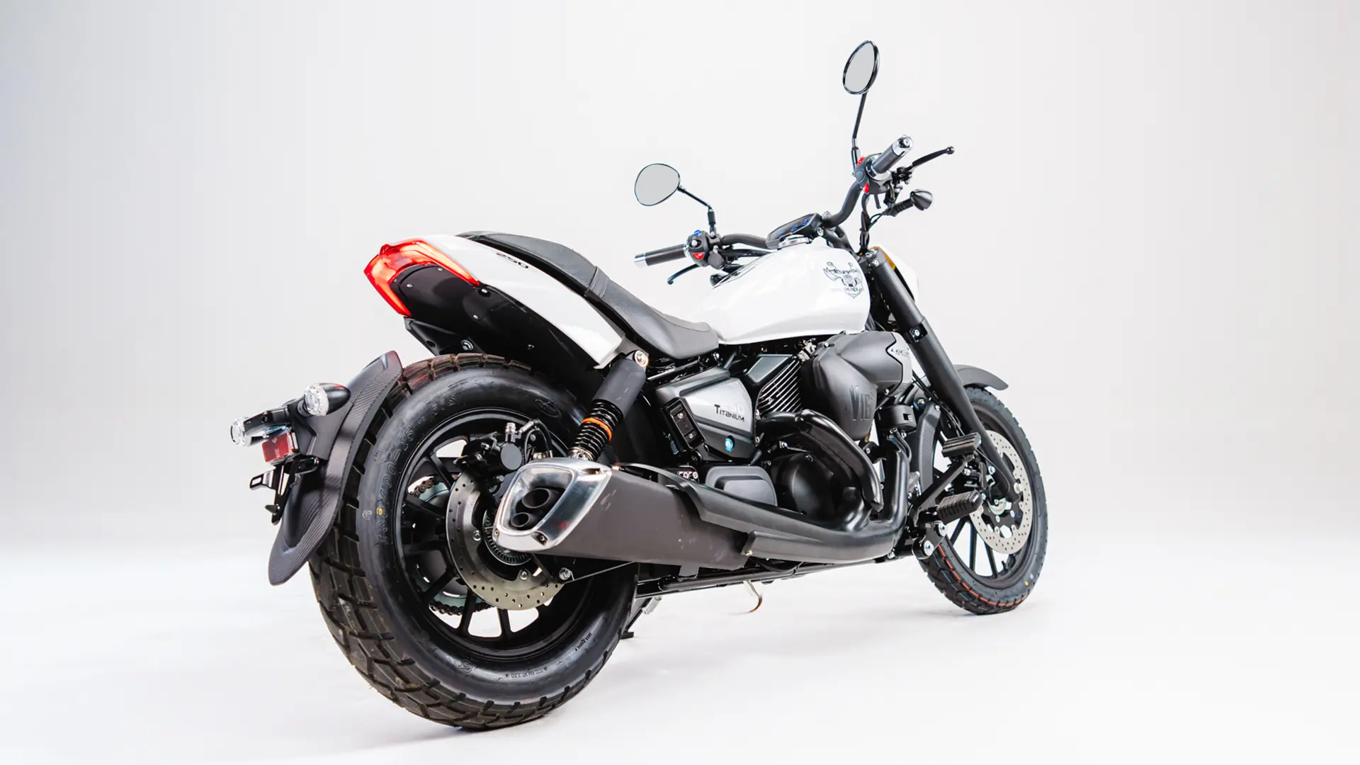 TITANIUM 250 - Foto 2